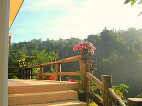 The Road View Resort