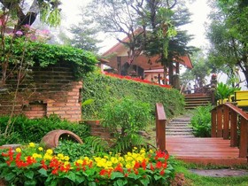 The Road View Resort