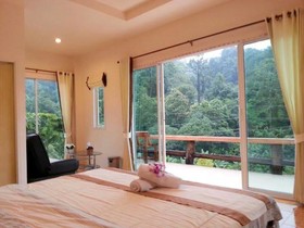 The Road View Resort