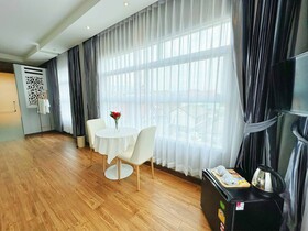 The White House Rachamankha