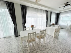 The White House Rachamankha