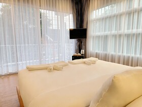 The White House Rachamankha