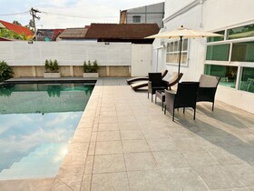 The White House Rachamankha