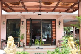 Tipsiri Place by OYO Rooms