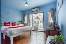 Oyo 75303 V Home Guesthouse Sunday Night Market