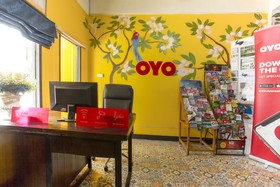 Oyo 75303 V Home Guesthouse Sunday Night Market