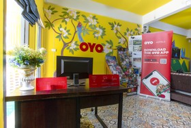 Oyo 75303 V Home Guesthouse Sunday Night Market