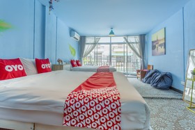 Oyo 75303 V Home Guesthouse Sunday Night Market