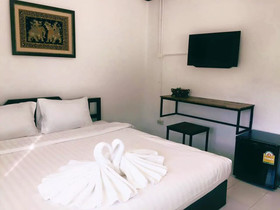 Vlodge Vegetarian & Vegan Hotel