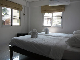 Vlodge Vegetarian & Vegan Hotel