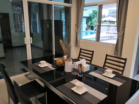 Votel Holiday House