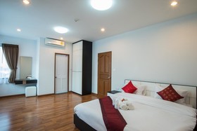 OYO 338 V-Twin Donjan Service Apartment