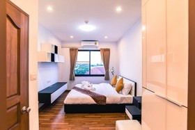 OYO 338 V-Twin Donjan Service Apartment