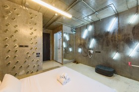 We Terminal Hotel