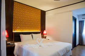 Wing Bed