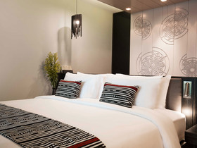 Cross Chiang Mai Riverside