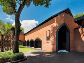 Cross Chiang Mai Riverside