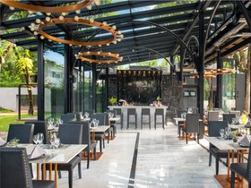 Cross Chiang Mai Riverside