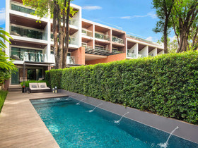 Cross Chiang Mai Riverside