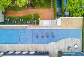 Cross Chiang Mai Riverside