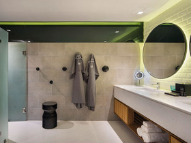 Cross Chiang Mai Riverside