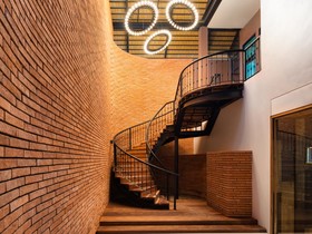 Cross Chiang Mai Riverside