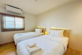 Zhennan Teabar Hotel