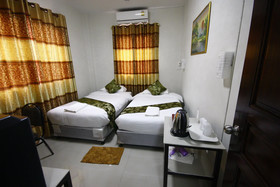Apinsaya House