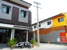 OYO 1127 Baan Siam Hotel