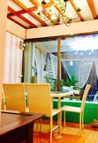 Bann Banburee Hostel & Cafe