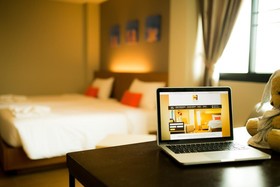 De Hug Hotel & Residence