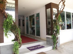 Explore Hotel