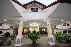Golden Land Hotel