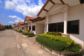 Golden Land Hotel