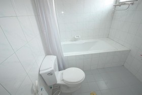Golden Land Hotel