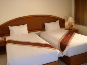 Golden Land Hotel