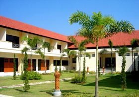 Golden Land Hotel