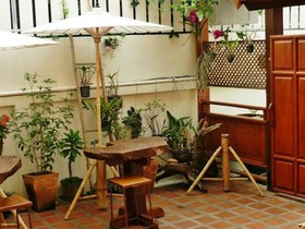 Huenchandee Hotel