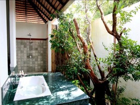 Manee Dheva Resort and Spa