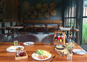 Ngeeb Bed & Breakfast