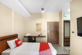OYO 75386 Sleep Story