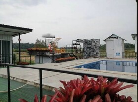 Simple Garden Resort