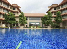 The Imperial River House Resort