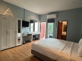 A Hotel Cozy
