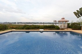 Gin's Maekhong View Resort & Spa
