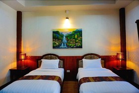 Punyin Local Hotel