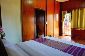 Punyin Local Hotel