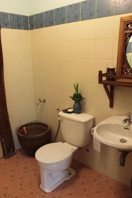 Thai Teak House Garden Homestay