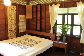 Thai Teak House Garden Homestay