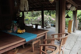 Thai Teak House Garden Homestay